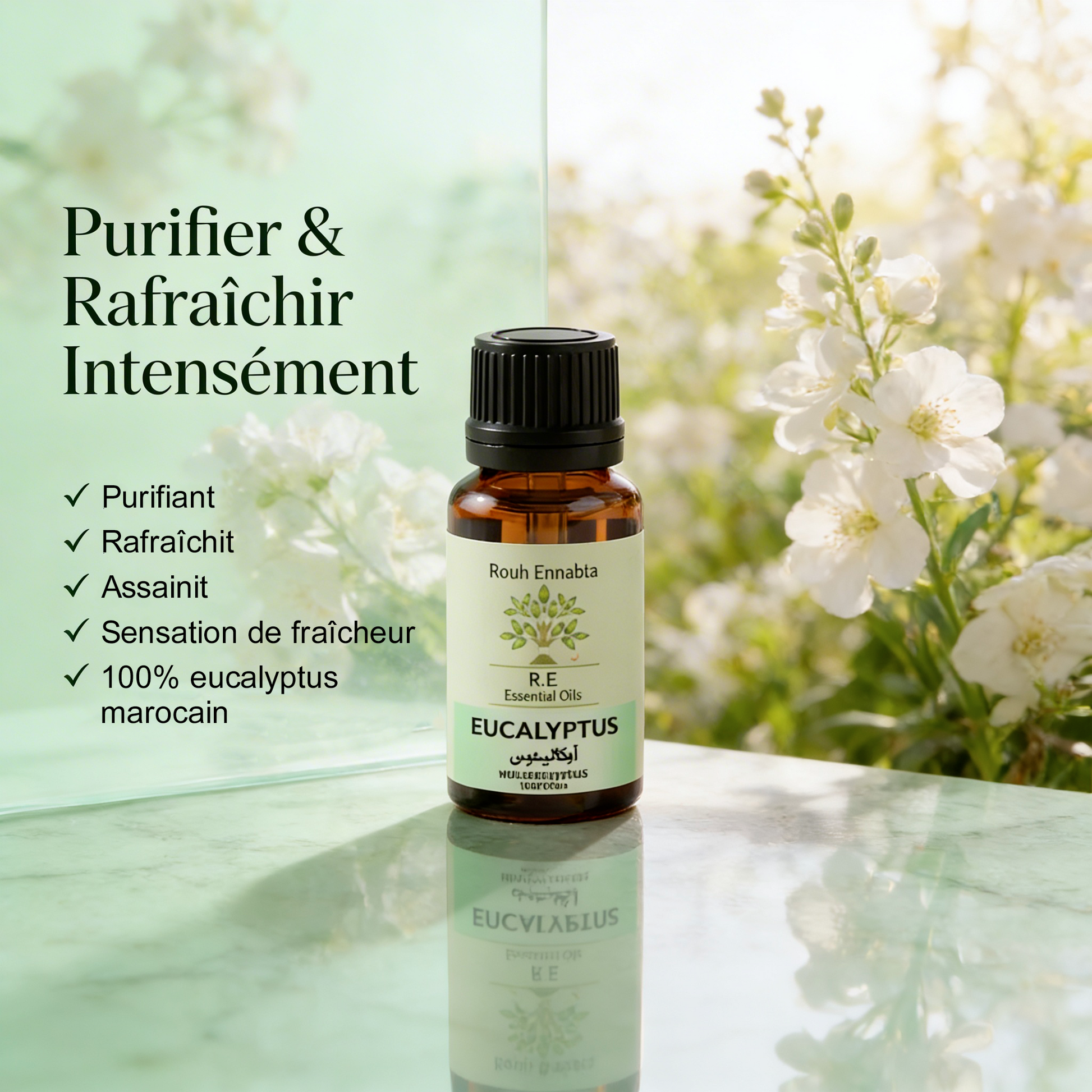 Huile Essentielle Eucalyptus Globulus BIO | Purifie & rééquilibre la peau essential oil bottle with eucalyptus flowers background